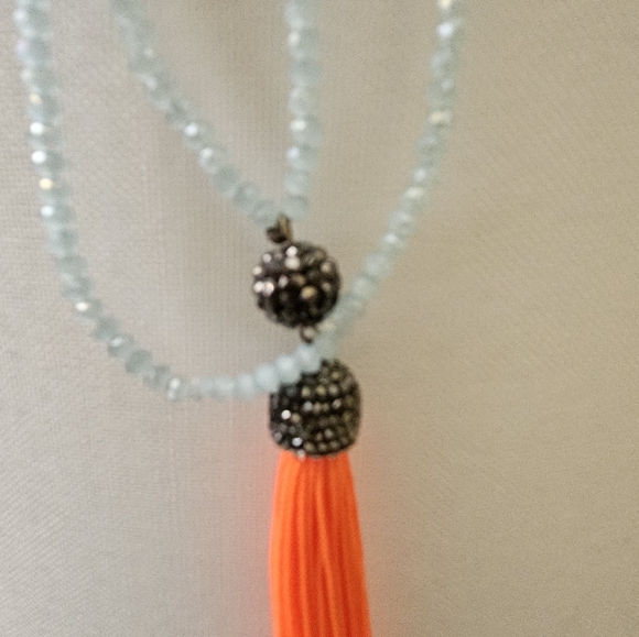 Neon orange necklace - Picture 3 of 4